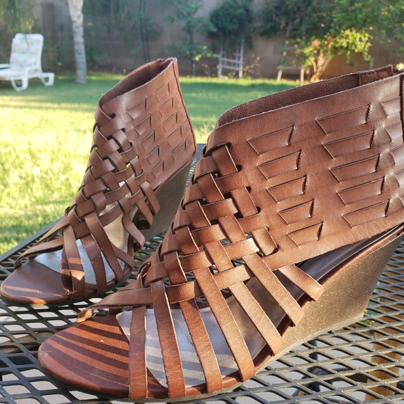 American Eagle Woven Wedge Sandal - Picture 2 of 7